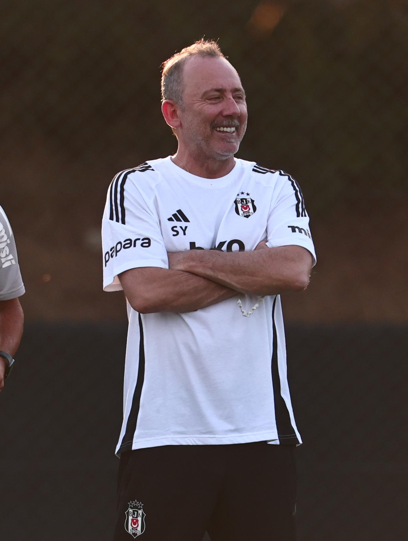 aSpor: Sergen Yalçın Beşiktaş ile 2. döneminde ilk antrenmanına çıktı