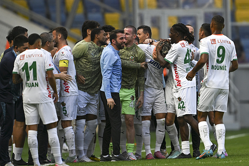 Alanyaspor-Göztepe maçı