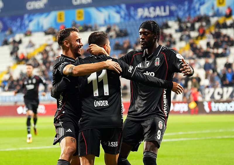 Beşiktaş ve Fenerbahçe'de oynayan futbolcular