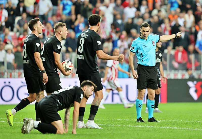 Rizespor-Fatih Karagümrük maçı hakemi