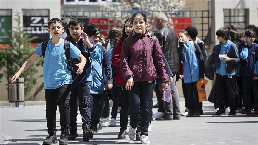 2025 ara tatil ne zaman?