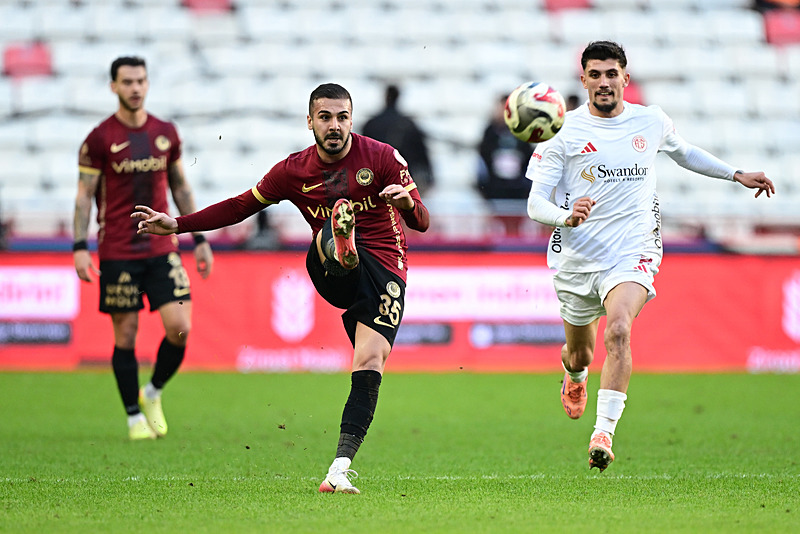 Oğulcan Ülgün hangi takımlarda oynadı?