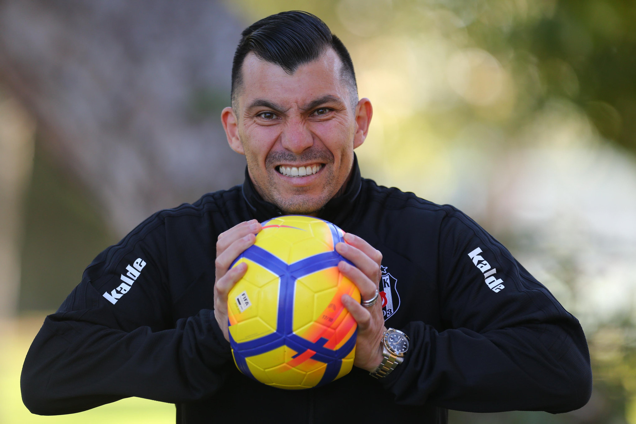 Beşiktaş’a sürpriz teklif! Gary Medel...