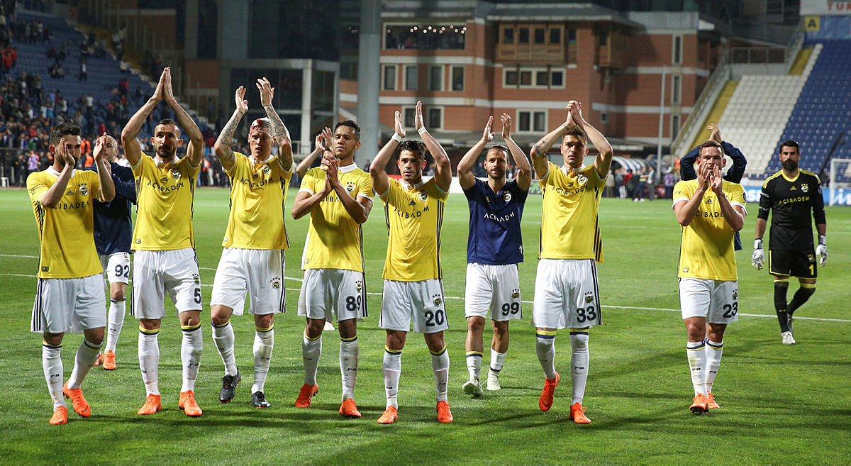 Fenerbahçe Josef de Souza’nın sözleşmesini uzatıyor