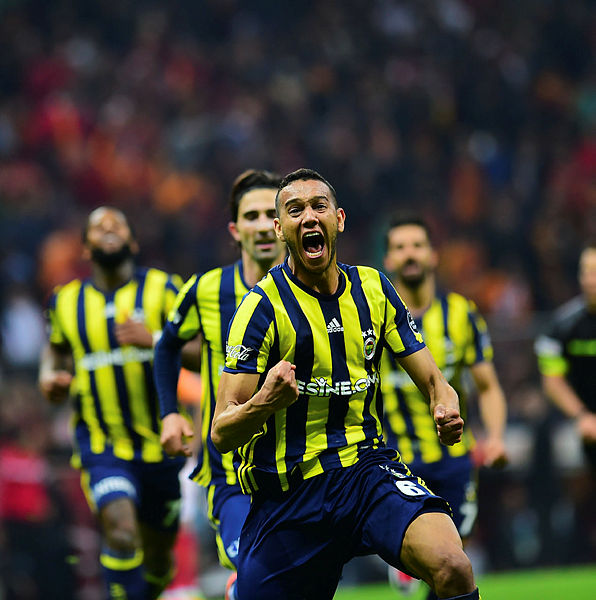 Fenerbahçe Josef de Souza’nın sözleşmesini uzatıyor