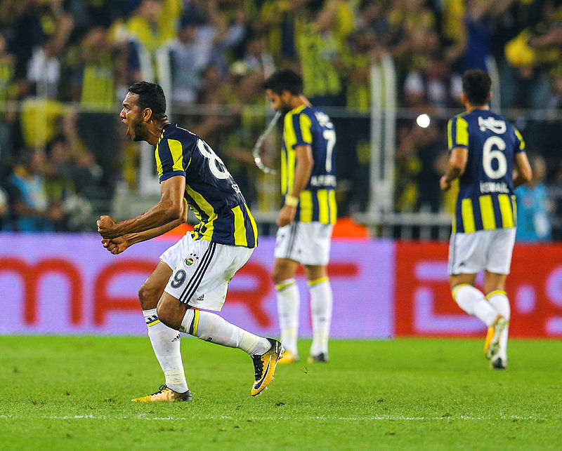 Fenerbahçe Josef de Souza’nın sözleşmesini uzatıyor
