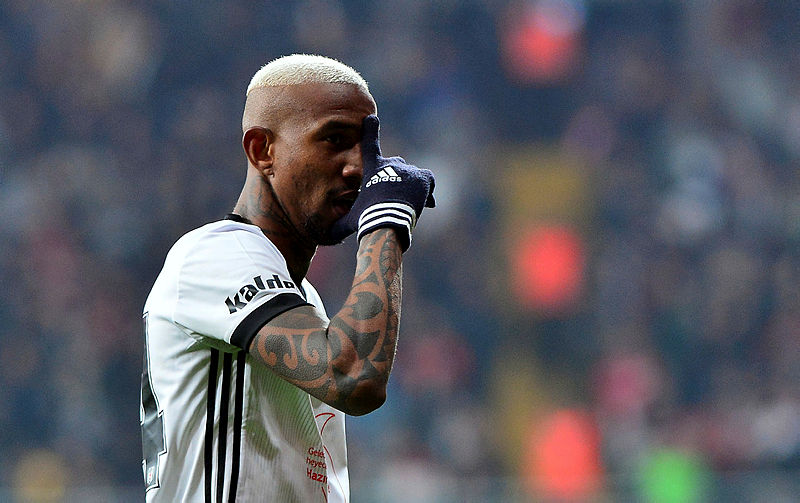 Beşiktaş’a Talisca’dan kötü haber
