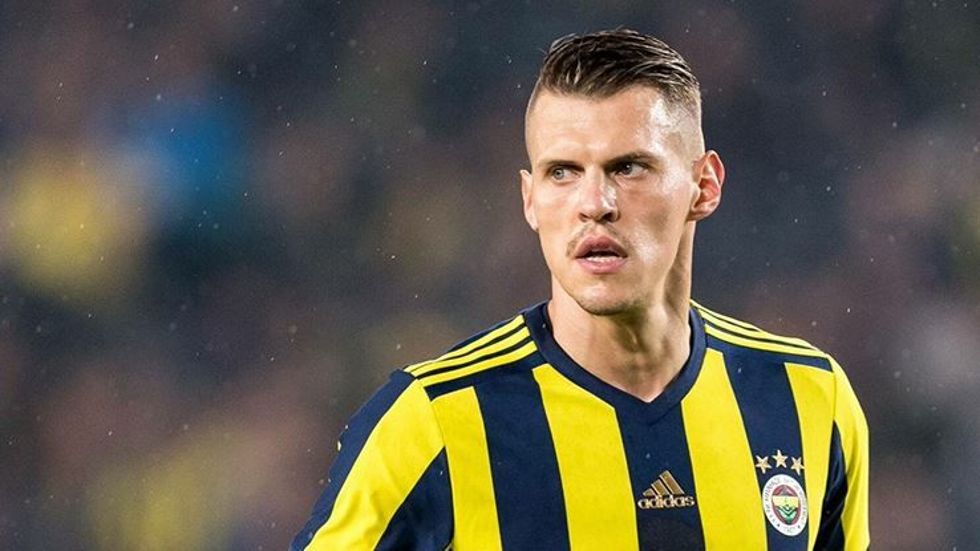 Fenerbahçe’den Gerrard’a flaş Skrtel yanıtı!