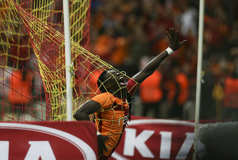 Gomis 1 golle 2 kuş vuracak