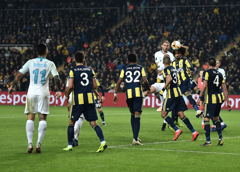 Spor yazarları Fenerbahçe’nin Avrupa sınavını yazdı