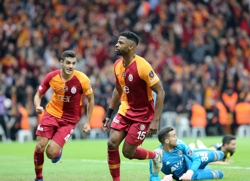 Galatasaray Fenerbahçe’yi 2-1 yener! Gündeme bomba gibi düştü