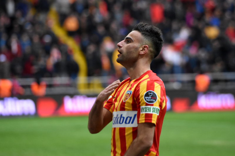 Deniz Türüç Galatasaray’a transfer oluyor!
