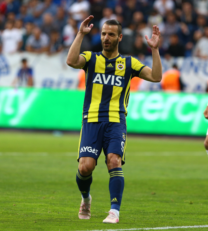Fenerbahçe’de transfer hareketliliği başladı!