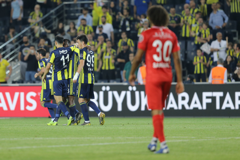Fenerbahçe’de şok ayrılık! İpleri kopardı
