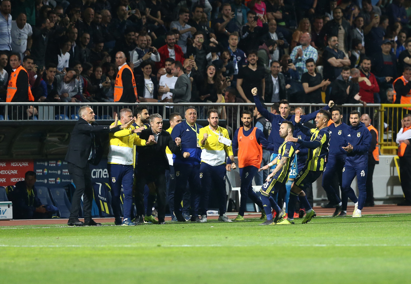 Fenerbahçe’de Ersun Yanal’dan flaş karar!