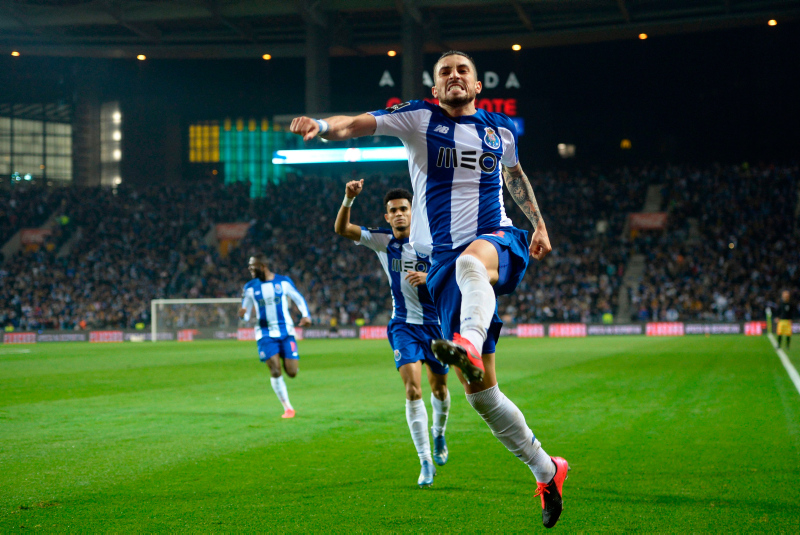 Galatasaray’da Mert Hakan Yandaş transferini Alex Telles bitiriyor!