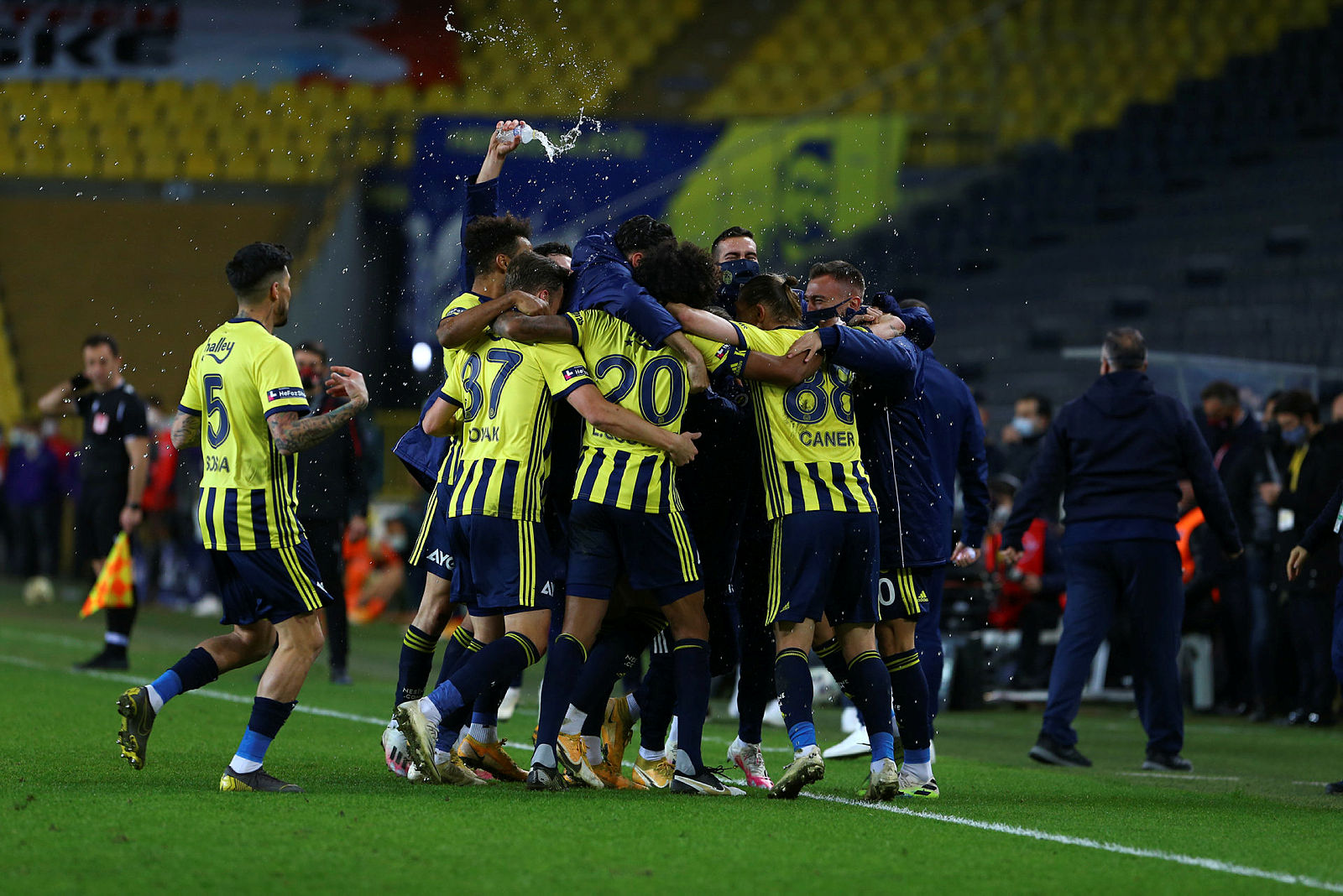Fenerbahçe’den stoper hamlesi! Stefan Radu için girişimler başladı