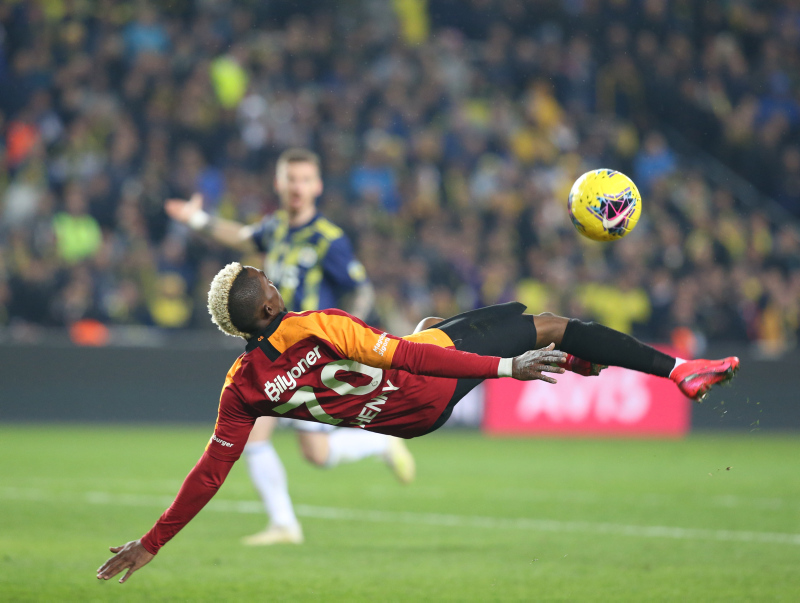 Onyekuru’dan şaşırtan transfer kararı! Fenerbahçe ve Galatasaray...