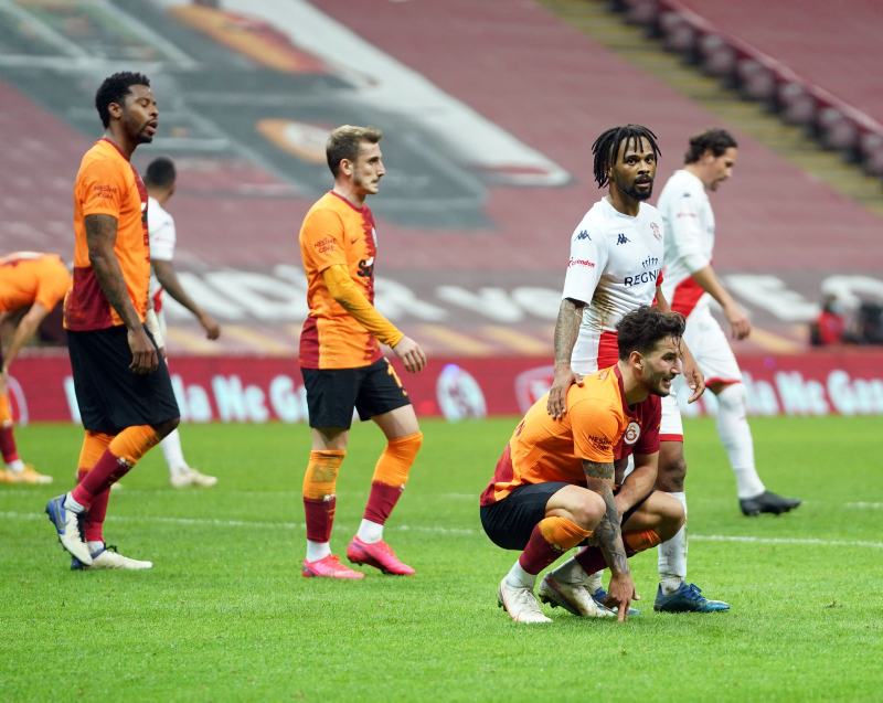 Galatasaraylı Omar Elabdellaoui’ye transfer teklifi yapacaklar! Dünyaca ünlü hoca istiyor