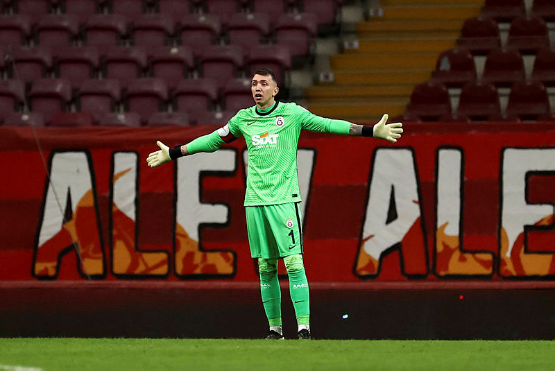 Fatih Terim o ismi istedi! Muslera’dan sonra kale onun