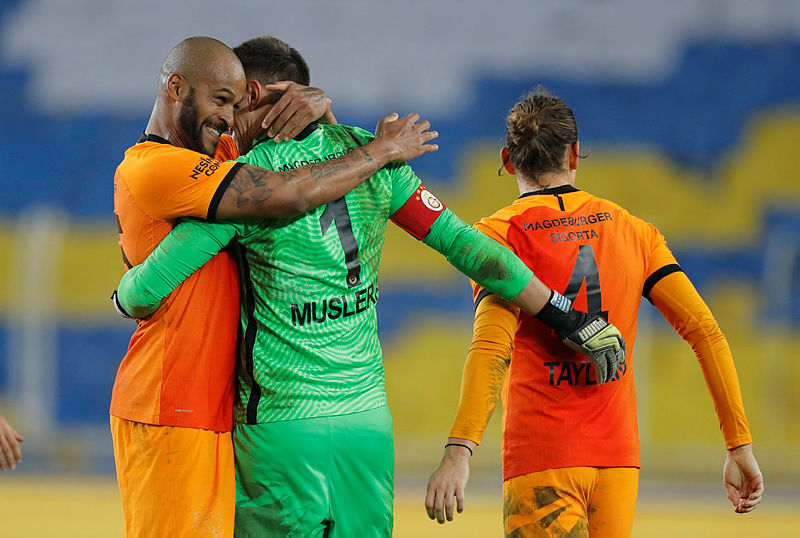 Fatih Terim o ismi istedi! Muslera’dan sonra kale onun