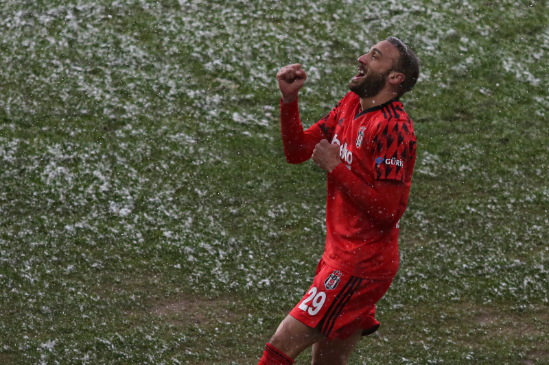 Beşiktaş’ta Cenk Tosun hırsının kurbanı oldu! Sakatlığı...