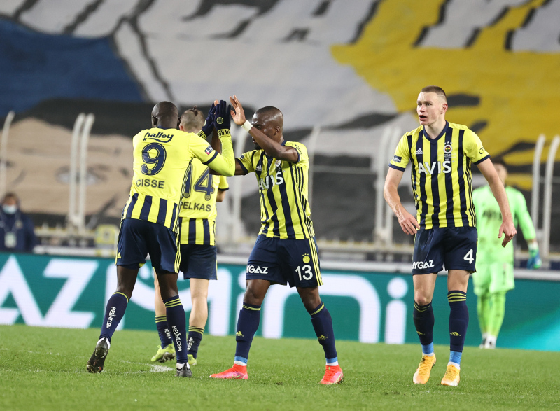 Spor yazarlarından Fenerbahçe - Antalyaspor maçı ardından flaş yorumlar!