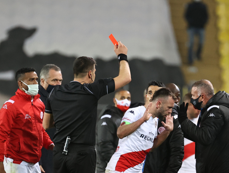 Spor yazarlarından Fenerbahçe - Antalyaspor maçı ardından flaş yorumlar!