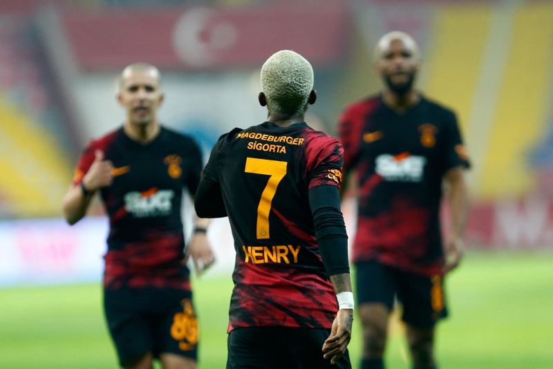 Galatasaray’da Onyekuru fark yaratıyor!