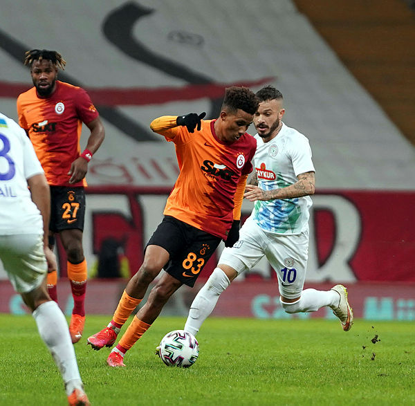 Son dakika spor haberleri: Fatih Terim Galatasaray-Rizespor maçında çıldırdı! Gel burada göster