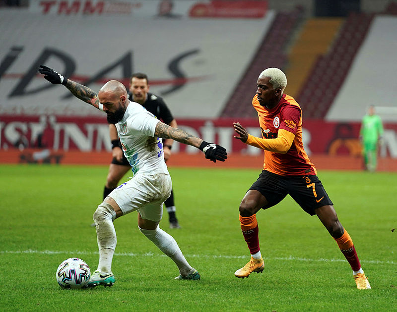 Son dakika spor haberleri: Fatih Terim Galatasaray-Rizespor maçında çıldırdı! Gel burada göster