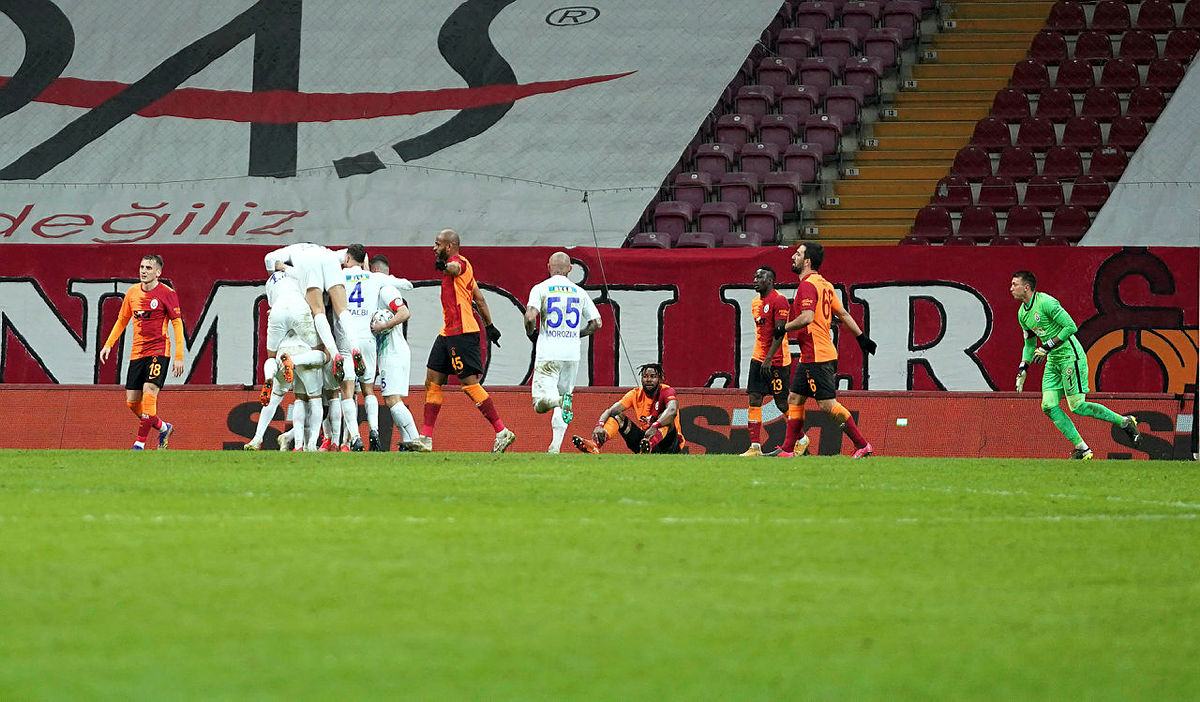 Son dakika spor haberleri: Fatih Terim Galatasaray-Rizespor maçında çıldırdı! Gel burada göster
