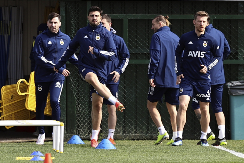 Şampiyonluk yolunda en keskin viraj! İşte 8 maddede Beşiktaş ve Fenerbahçe’nin son durumu