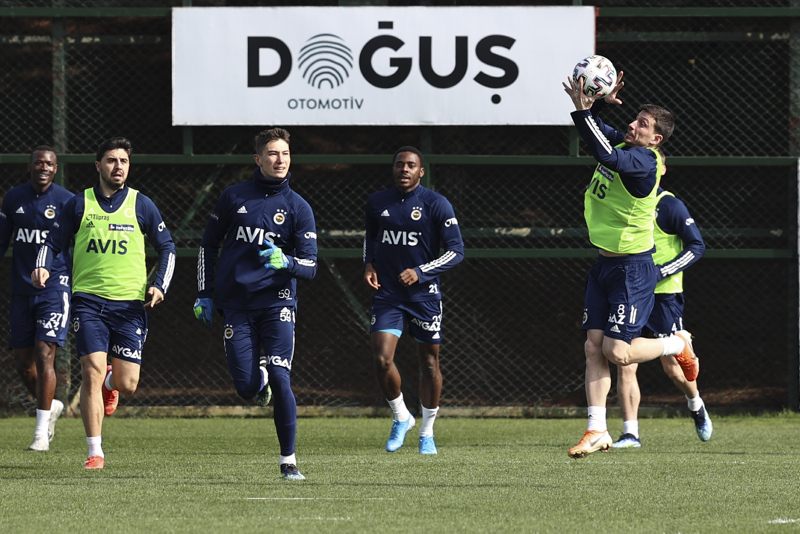 Şampiyonluk yolunda en keskin viraj! İşte 8 maddede Beşiktaş ve Fenerbahçe’nin son durumu