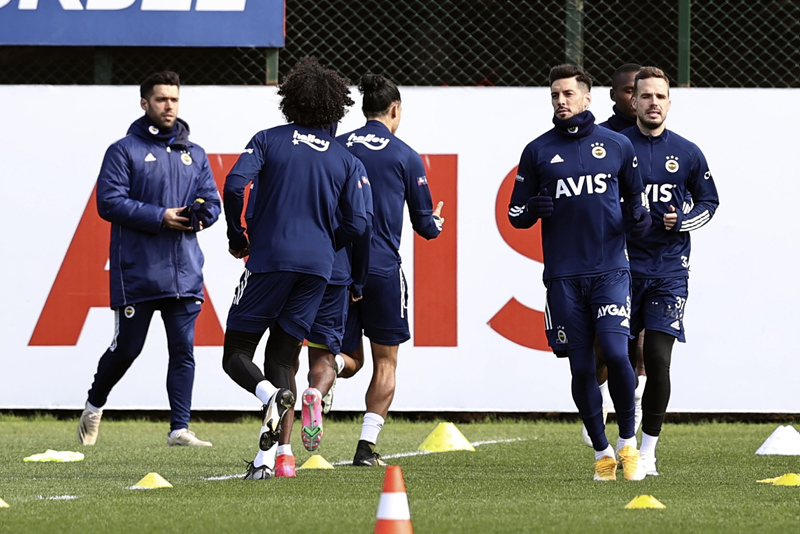 Şampiyonluk yolunda en keskin viraj! İşte 8 maddede Beşiktaş ve Fenerbahçe’nin son durumu