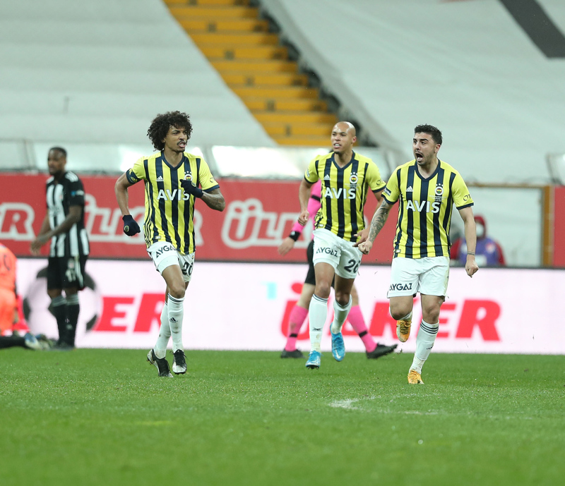 Son dakika derbi haberleri | Spor yazarları Beşiktaş Fenerbahçe maçını işte böyle değerlendirdi! İşte derbi yazıları...