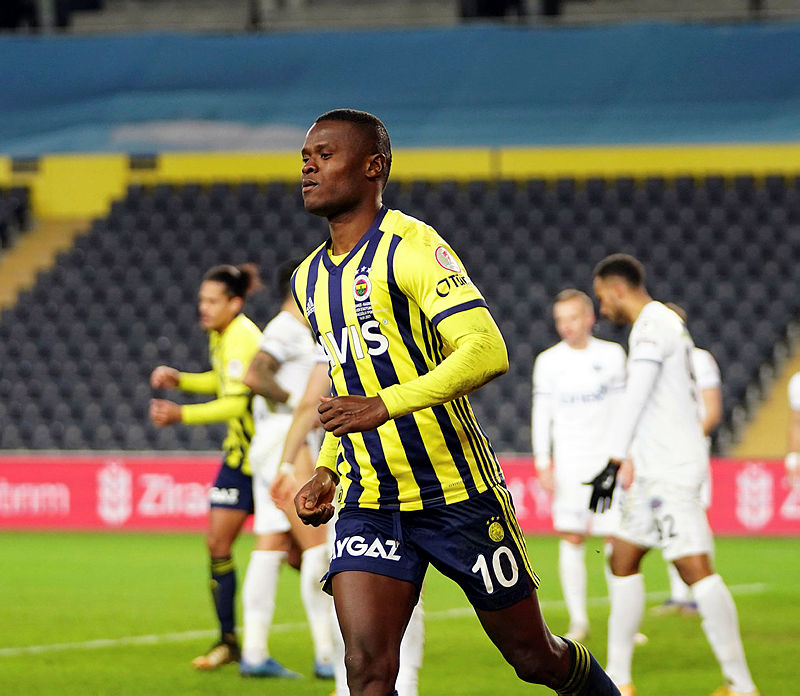 Fenerbahçe’de Samatta’nın sözleşmesinde flaş detay! Sezon sonunda...