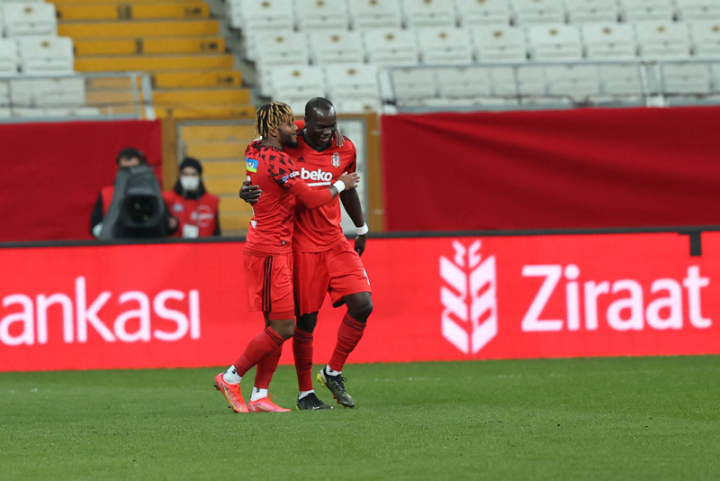 Son dakika spor haberi: Beşiktaş’ta yıldızı tekrar parlayan Vincent Aboubakar’a İngiltere’den talip var!