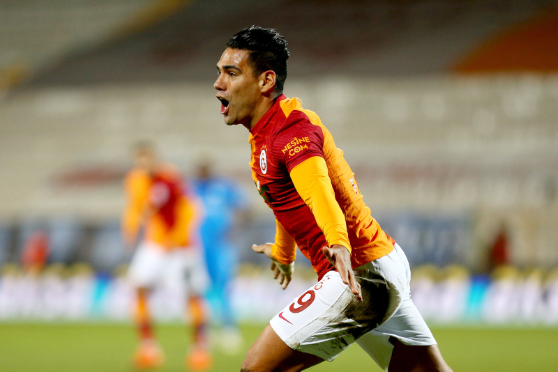 Son dakika spor haberleri: Galatasaray’da Falcao kıymete bindi! 3 talip birden...