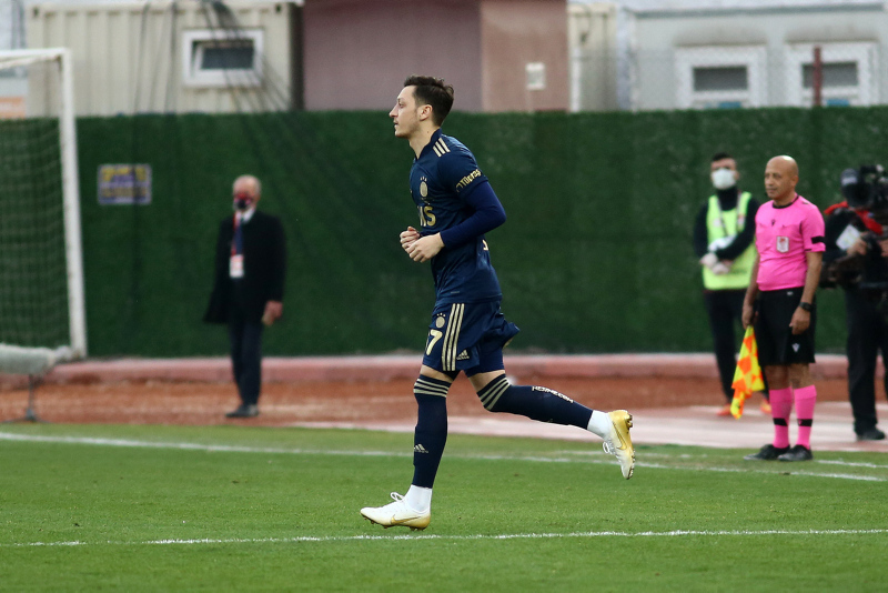 Son dakika Fenerbahçe haberleri: Mesut Özil’den büyük fedakarlık! Dönüş tarihi belli oldu