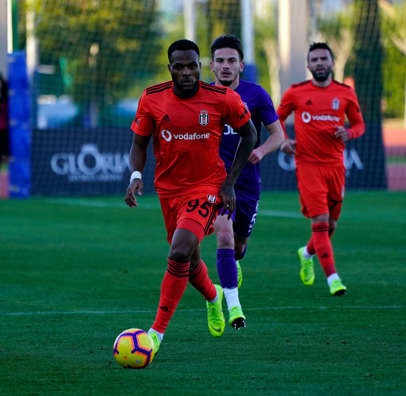 Son dakika spor haberleri: Everton’dan flaş transfer hamlesi! Larin teklifi ortaya çıktı | BJK transfer haberleri
