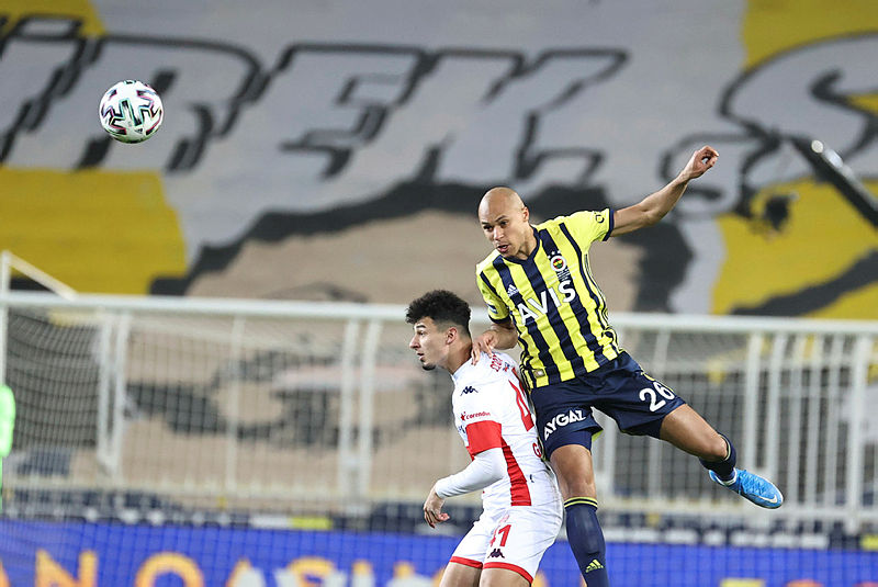 Son dakika spor haberi: Fenerbahçe’ye Emre Belözoğlu dokunuşu! İlk 11’de flaş değişiklikler...
