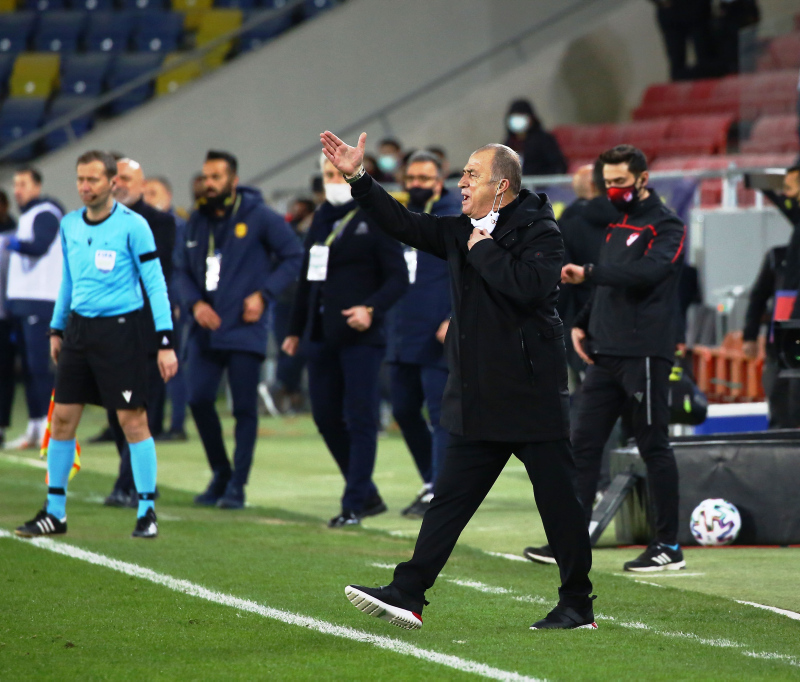 Galatasaray geri dönemiyor! 8 maçta sadece 1 puan...