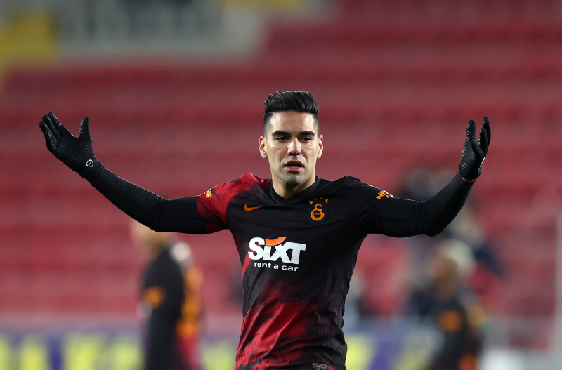 Galatasaray geri dönemiyor! 8 maçta sadece 1 puan...