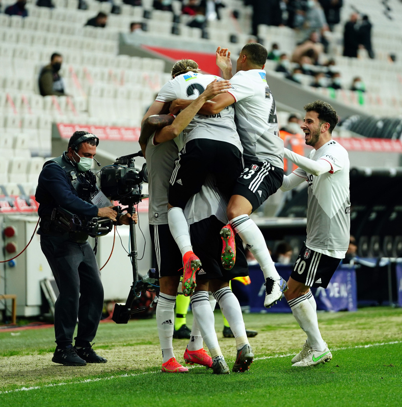 Son dakika spor haberi: Usta yazarlar Beşiktaş - Alanyaspor maçını bu sözlerle değerlendirdi!