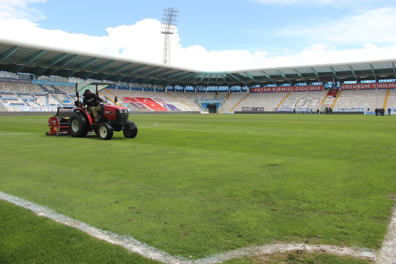 Erzurumspor Stadı’nın zemini için flaş açıklama! Beşiktaşlı Cenk Tosun sakatlanmıştı...
