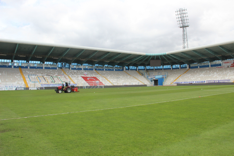 Erzurumspor Stadı’nın zemini için flaş açıklama! Beşiktaşlı Cenk Tosun sakatlanmıştı...