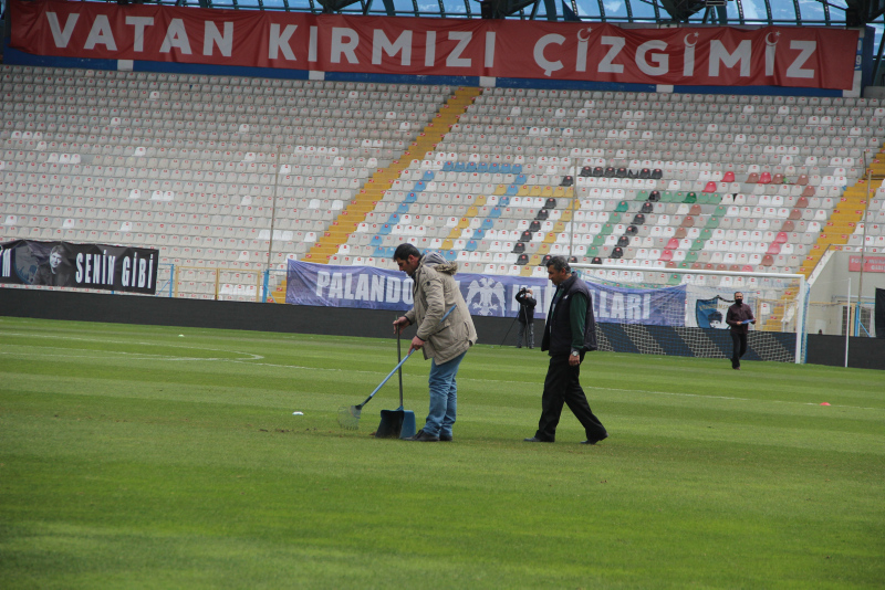 Erzurumspor Stadı’nın zemini için flaş açıklama! Beşiktaşlı Cenk Tosun sakatlanmıştı...