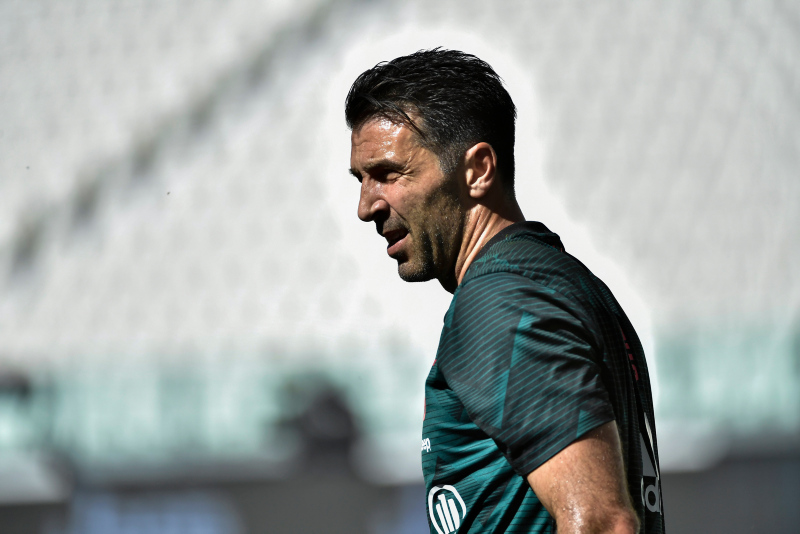 İtalyanlardan flaş transfer iddiası! Buffon Süper Lig’e mi geliyor?