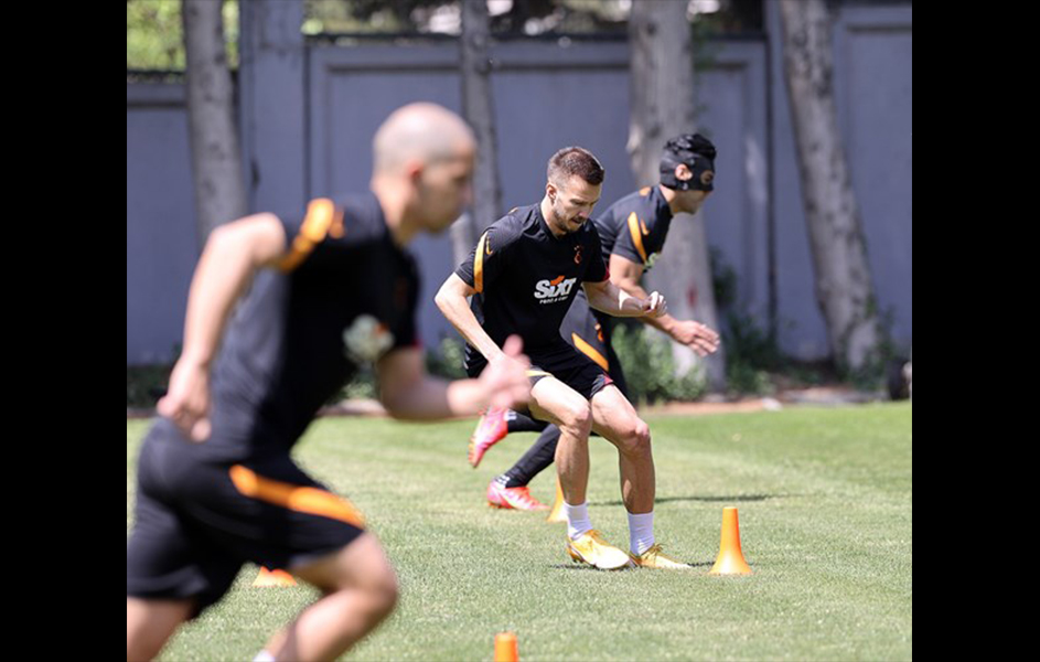 Son dakika spor haberi: Galatasaray’a müjdeli haber! Antrenmandaki o kare...